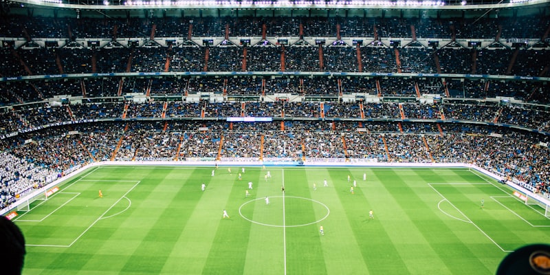 欧冠联赛直播画面 - 欧冠标志性足球与星光